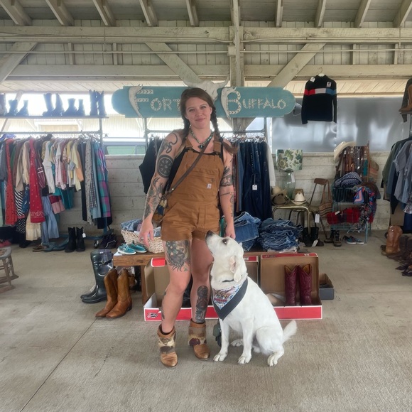 Meet your Posher, Alli - Picture 2 of 11